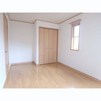 お洋服が多い方でも楽々収納できます