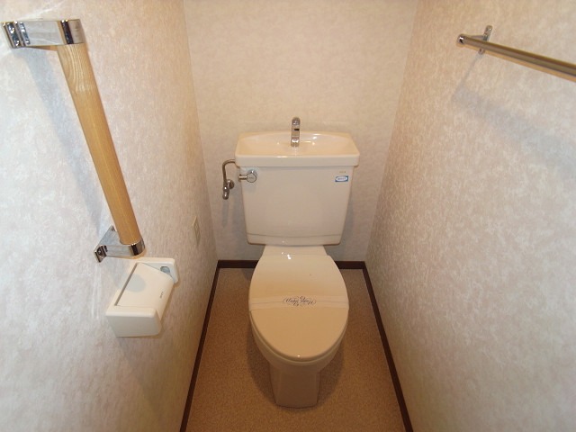 タオル掛け付きで便利ですね