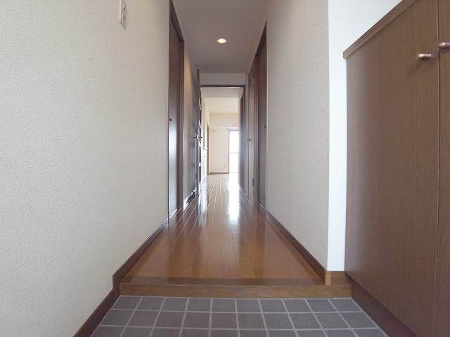とても明るい雰囲気の玄関で帰ってきたくなりますね