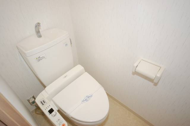ウォシュレット付きで快適です