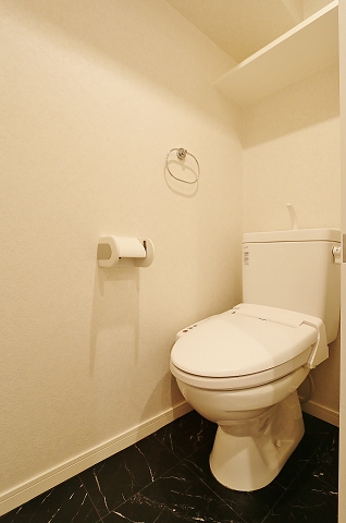 清潔感のあるトイレですね