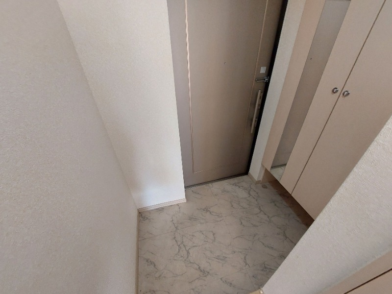 玄関はこんな感じです。