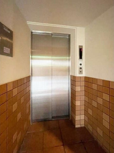 エレベーター完備。