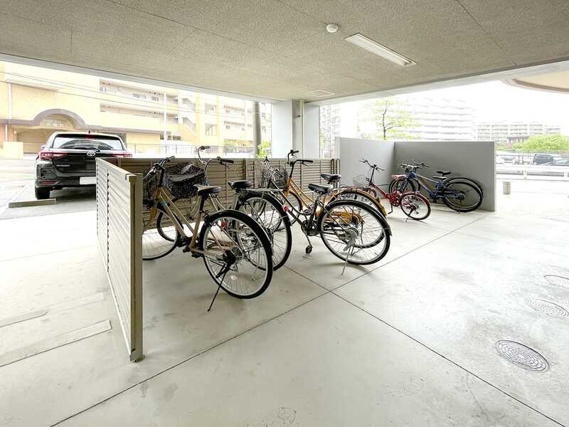 自転車はこちらの置かれてください