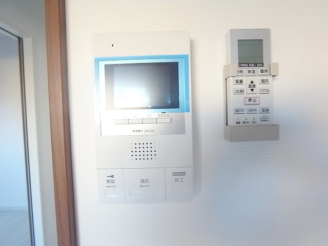 モニターで来客を確認できるので安心です