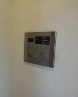 オートロック完備。