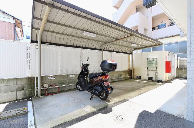 駐輪場まで屋根付きです
