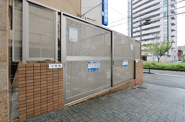 共用ゴミ捨て場もあります