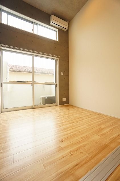 エアコン付きで一年中快適に過ごせます