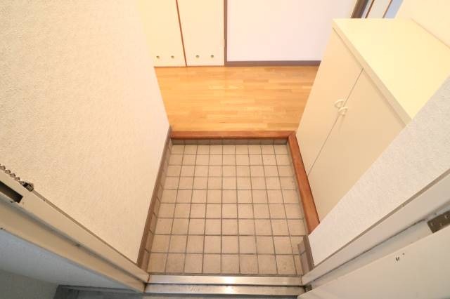 玄関はこんな感じです。