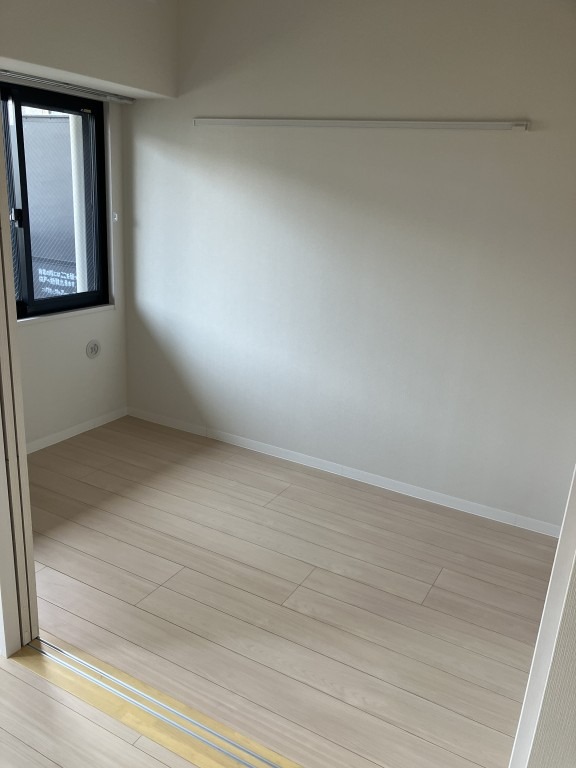 こちらは寝室にいかがでしょうか