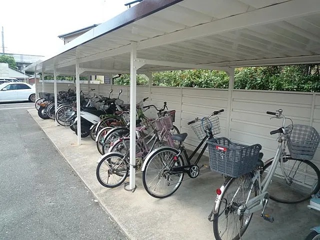 ちょっと近くめでお買い物に便利な駐輪スペース