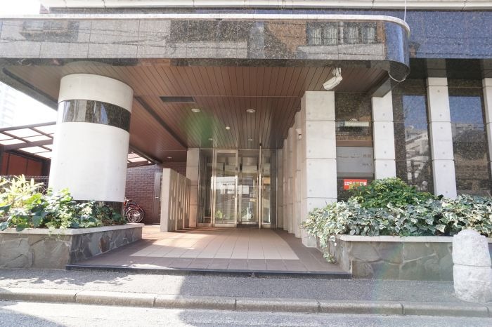 綺麗なエントランスですね。