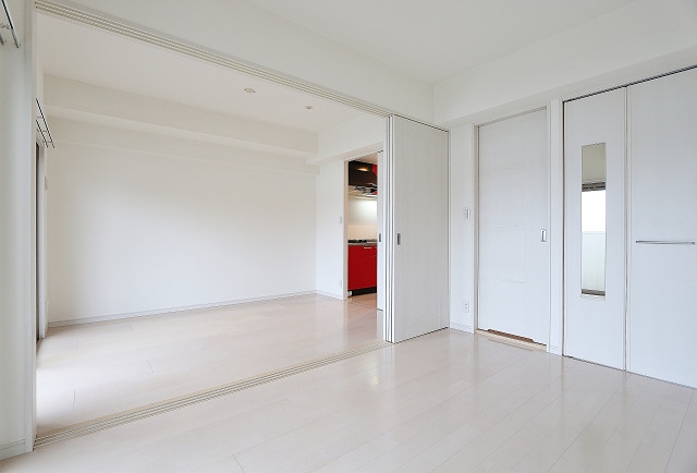 ドアを開けておくと広く使えます