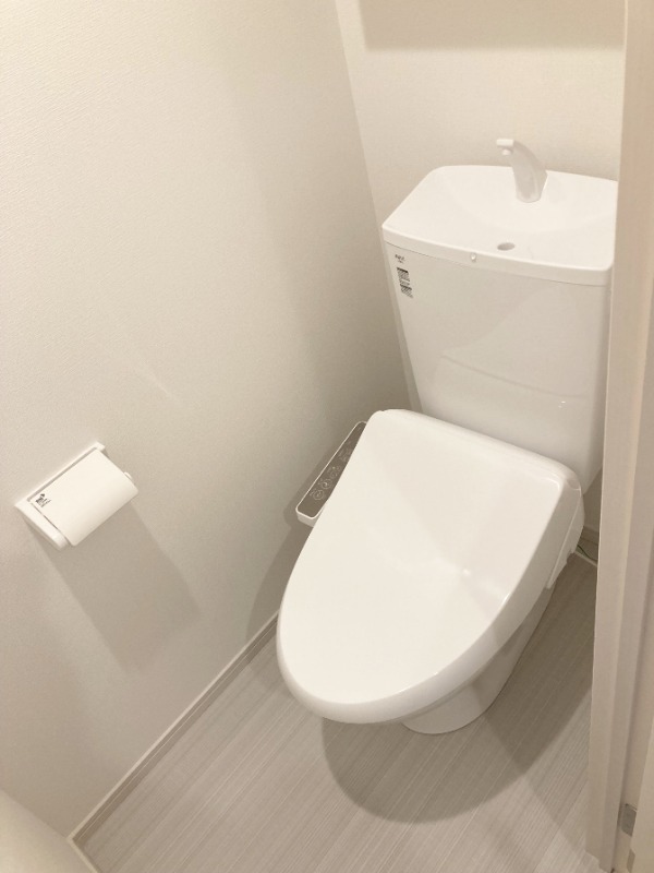 清潔感のあるトイレですね