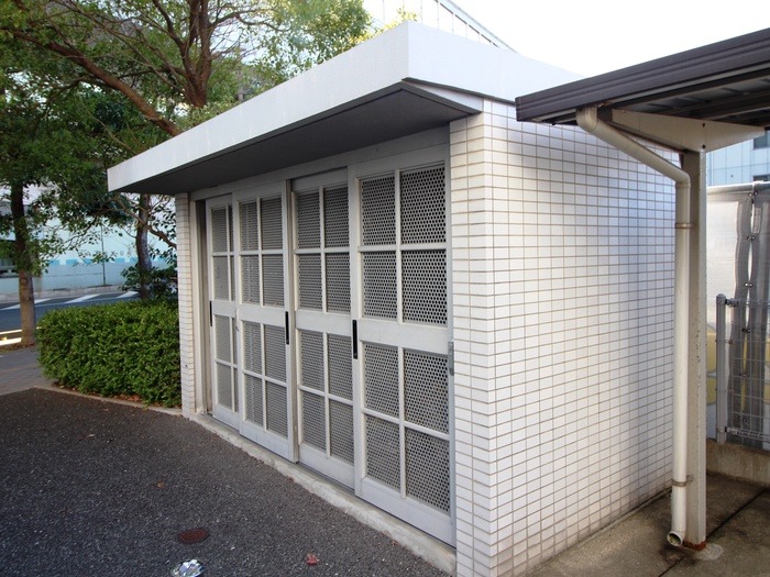 敷地内ゴミ置き場完備。