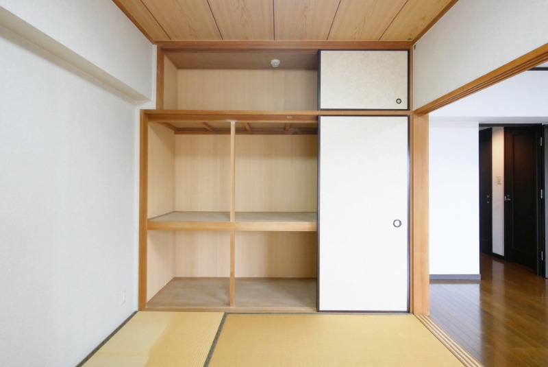 お荷物はこちらへ。