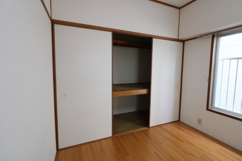 お荷物はこちらへ。