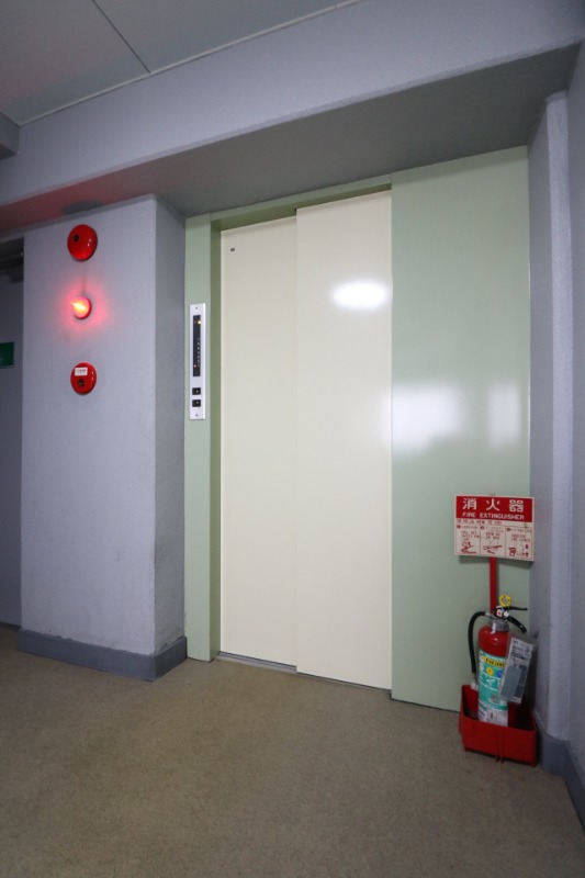 エレベーター完備。