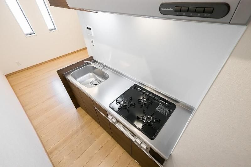 3口コンロのグリル付のキッチンです
