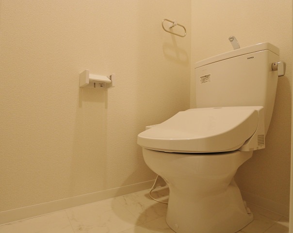 清潔感のあるトイレですね