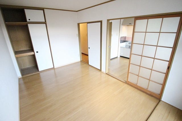 お洋服が多い方でも安心の収納力