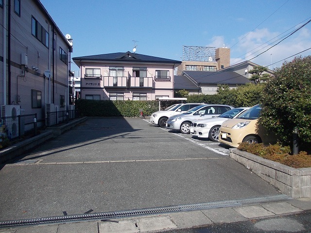 敷地内駐車場ございます