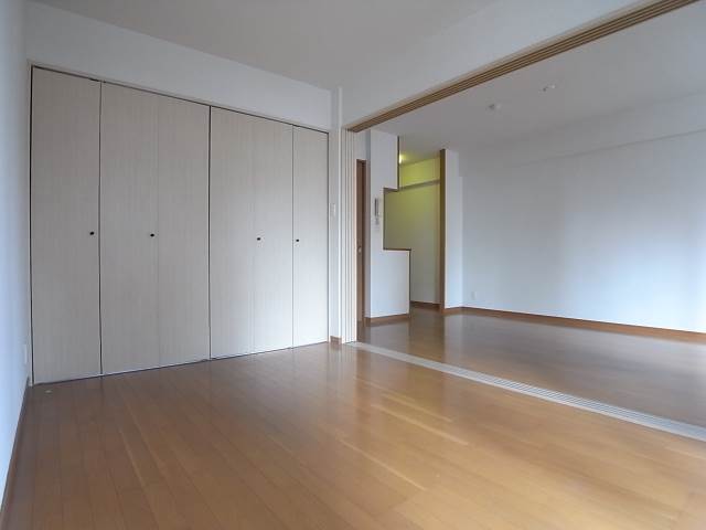 こちらは寝室にいかがでしょうか