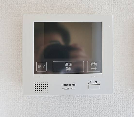 来訪者の顔が確認できるので安心ですね