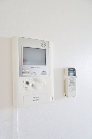 来客者はこちらのモニターフォンで確認出来ます