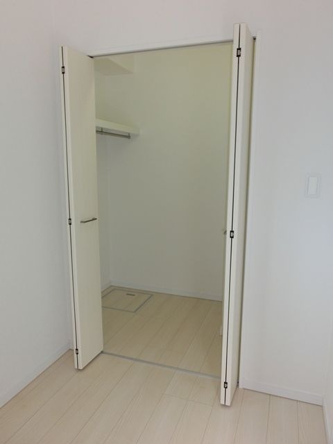 お洋服が多い方でも楽々収納できます