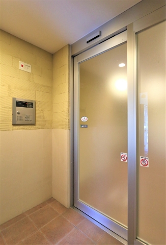 こちらは寝室です