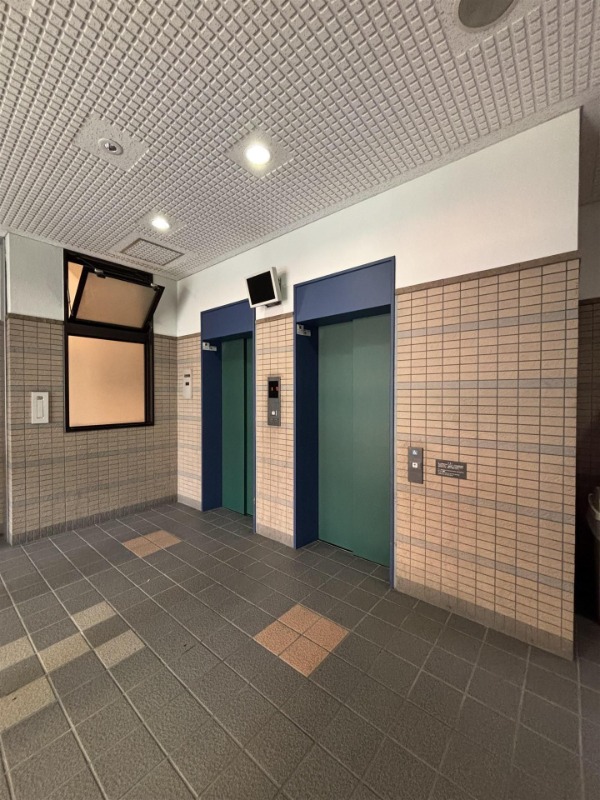 二台エレベーターがあると高層階でも安心です。