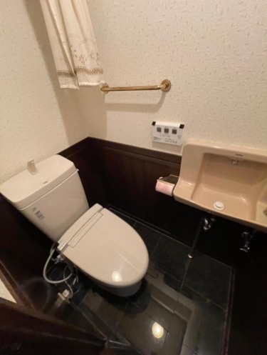 清潔感のあるトイレです