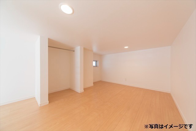 こちらは寝室にいかがでしょうか？？