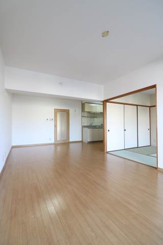 写真は別部屋です。
