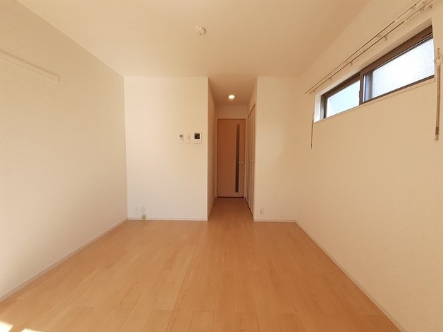 家具の配置がしやすいお部屋ですね