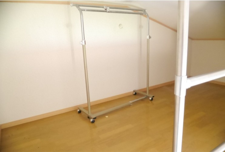 こちらにも収納スペースございます