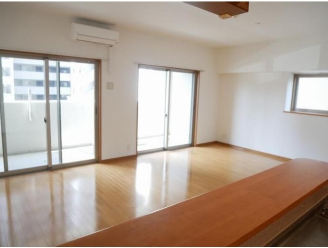 家具の配置がしやすいお部屋ですね