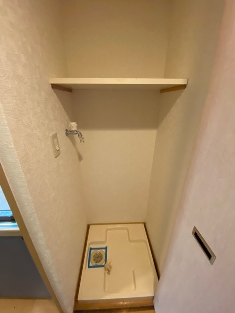 室内洗濯機置場完備。