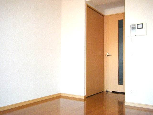 家具の配置がしやすいお部屋ですね