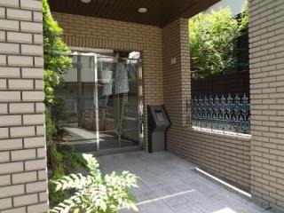 綺麗なエントランスです