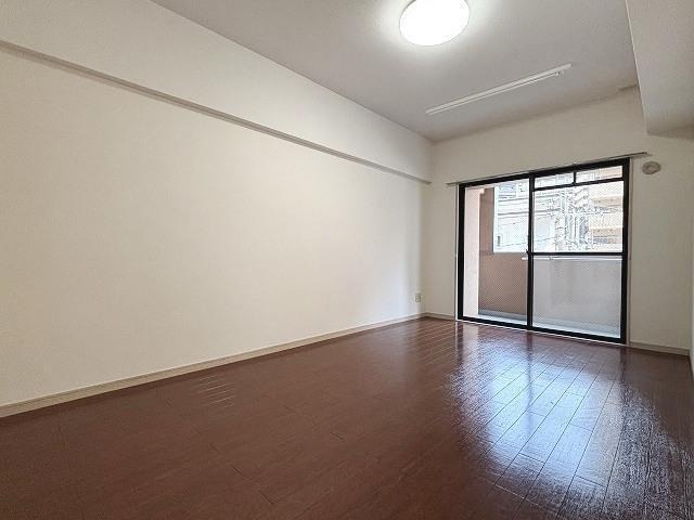 家具の配置がしやすいお部屋ですね