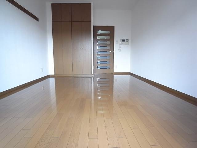 家具の配置がしやすいお部屋ですね