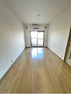 広々リビングでゆったりくつろげます