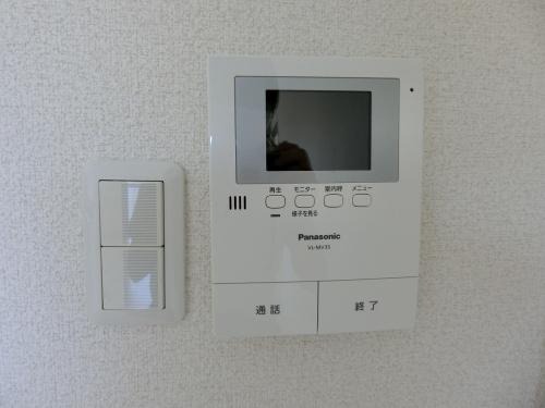 モニター付きインターホンで安心です