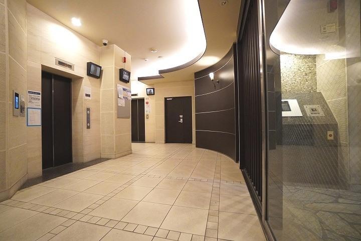 エントランスには防犯カメラもしっかり設置しております