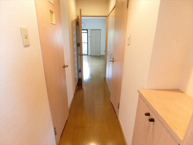 玄関はこんな感じです。