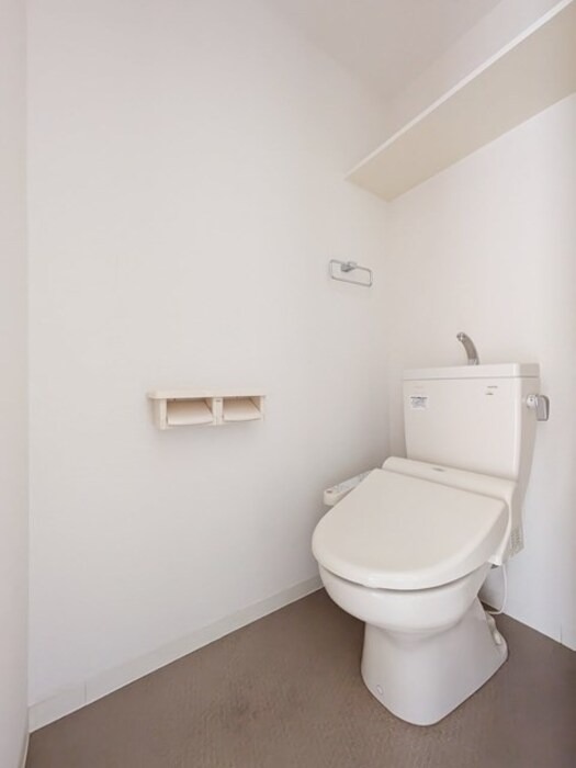 清潔感のあるトイレですね。