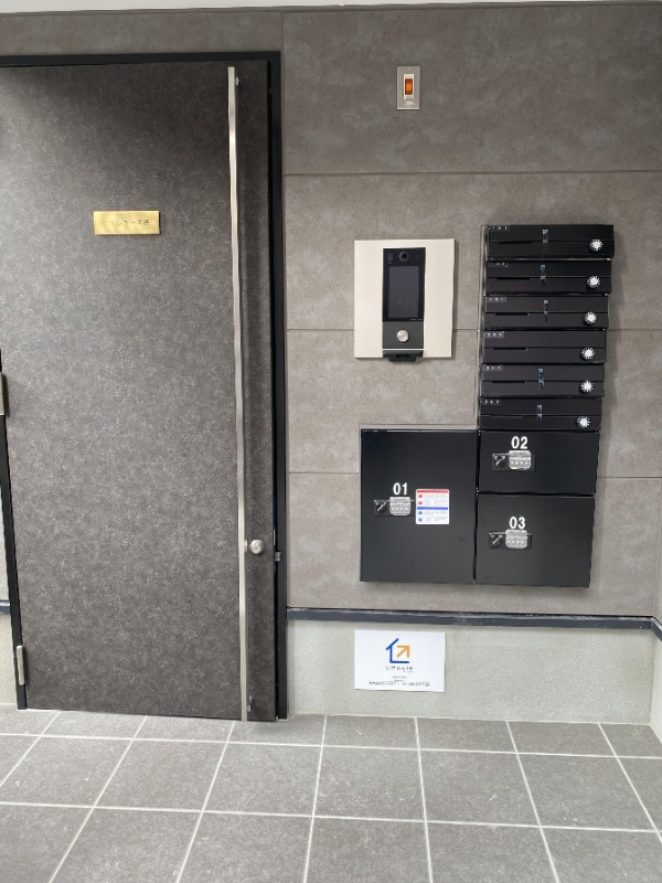 オートロック完備。